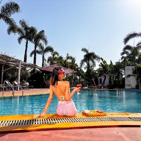 רישיקש The Neeraj River Forest Resort Ayurvedic Wellness Center מראה חיצוני תמונה
