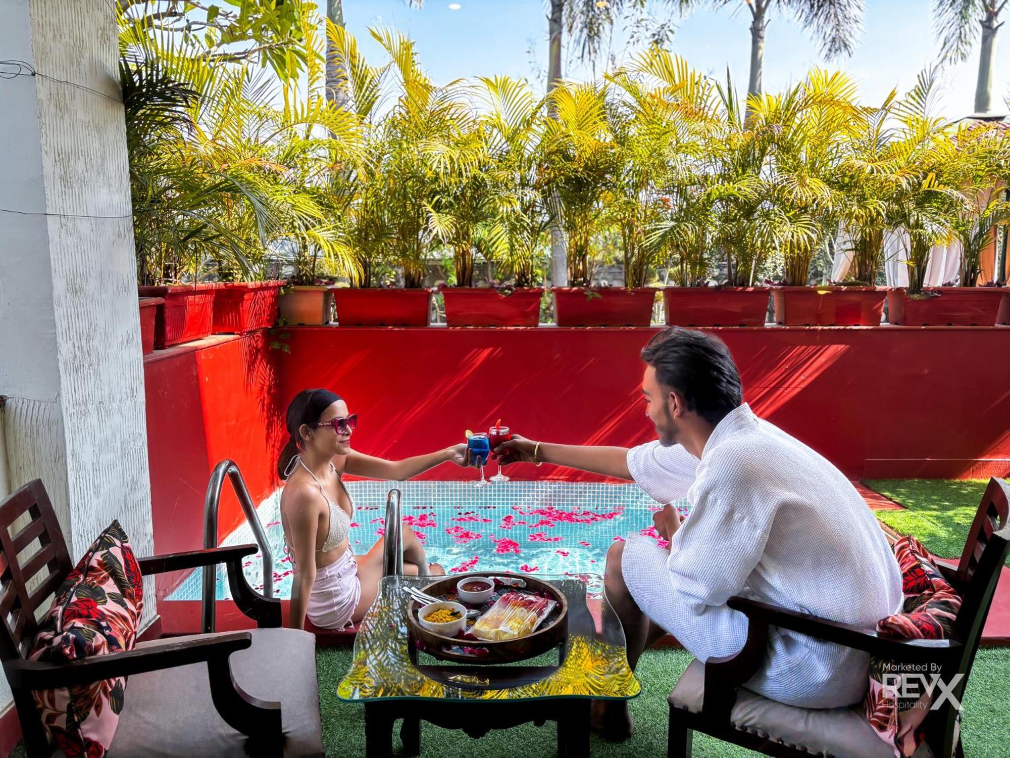 רישיקש The Neeraj River Forest Resort Ayurvedic Wellness Center מראה חיצוני תמונה