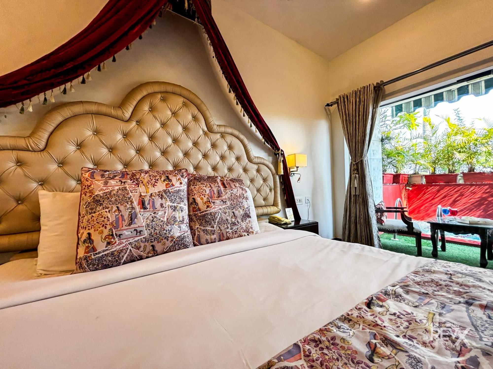רישיקש The Neeraj River Forest Resort Ayurvedic Wellness Center מראה חיצוני תמונה