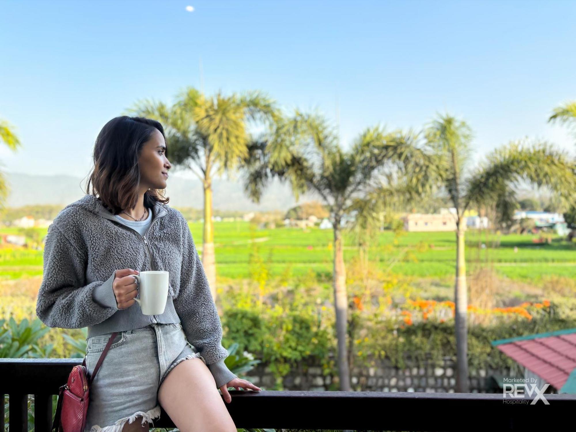 רישיקש The Neeraj River Forest Resort Ayurvedic Wellness Center מראה חיצוני תמונה