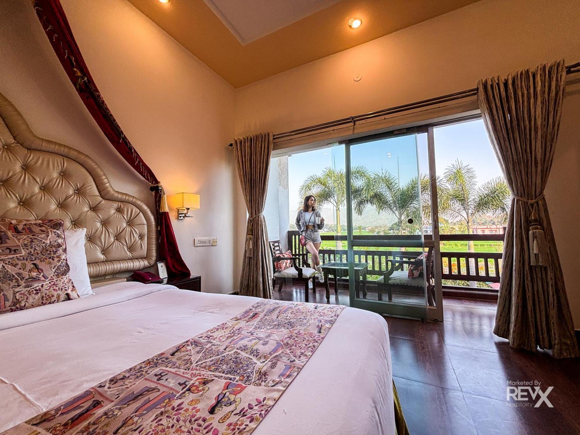 רישיקש The Neeraj River Forest Resort Ayurvedic Wellness Center מראה חיצוני תמונה