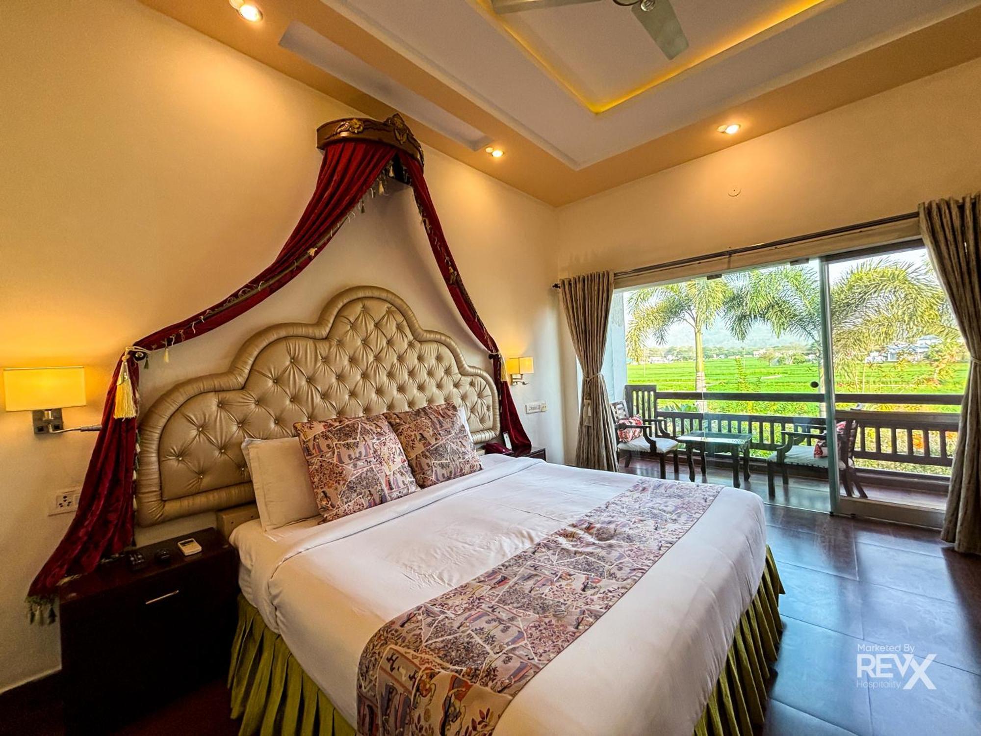 רישיקש The Neeraj River Forest Resort Ayurvedic Wellness Center מראה חיצוני תמונה